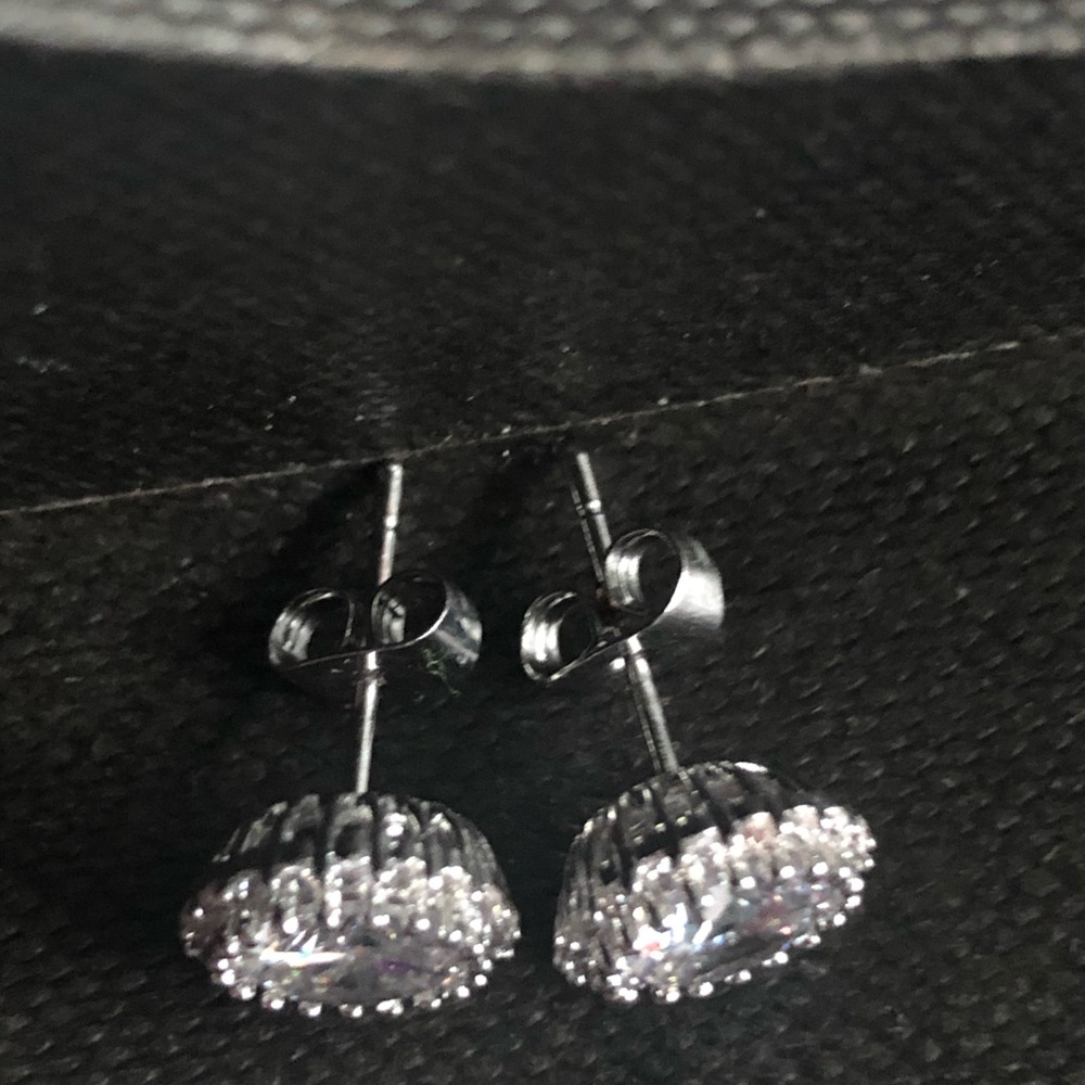 Gorgeous Gemstone Earrings - Picture 6 of 15